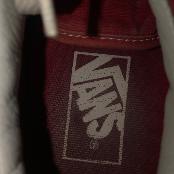 Vans - Picture 5 of 7